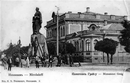 Памятник Л.С.Грейгу в г.Николаеве (почтовая карточка нач. XX в.)