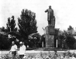 Памятник В. И. Ленину. Голая Пристань, 1982 г.
