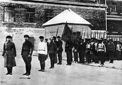 Батальон добровольцев из херсонских комсомольцев и молодежи, участвовавшей в разгроме банд Григорьева. Май 1919 г.