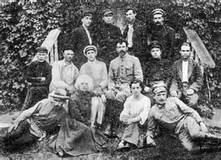 Члены Херсонского ревкома и парткома в период борьбы с Врангелем. 1920 г,
