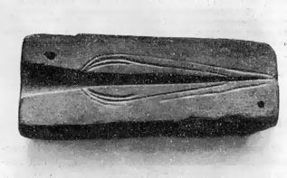 Литейная форма эпохи поздней бронзы для изготовления наконечников копий, найденная возле пгт Новотроицкого.