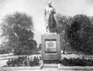 Памятник Т. Г. Шевченко в Скадовске. 1981 г.