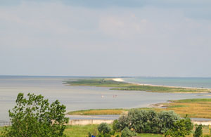 Вид на остров Джарылгач (источник paramio.com)