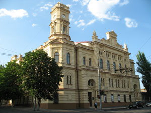 Здание бывшей Городской Думы (ныне - областной художественный музей им. А. Шовкуненко). 1905-1906