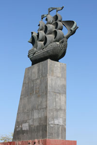 Памятник первым корабелам