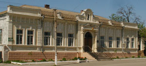 Здание банка в с. Станислав Белозерского района. 1908. (источник paramio.com)