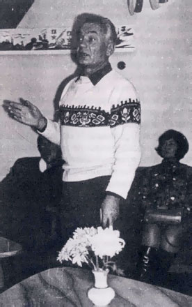 Иван Переверзев выступает перед херсонскими портовиками в Клубе моряков. Ноябрь 1967 г.