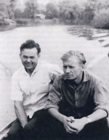 Пожалуй, наибольшим удовольствием было объехать крынковские владения. Николай Помазнюк (слева) и Александр Доброе - водитель Донецкого «Шахтера». Август 1973 г.